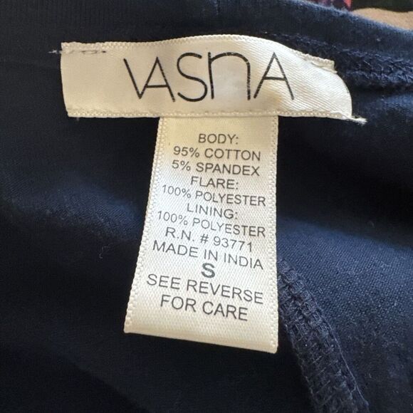 Vasna Womens Maxi Dress Sz Small Bandana Print Blue Fitted Classic Feminine - Picture 11 of 15